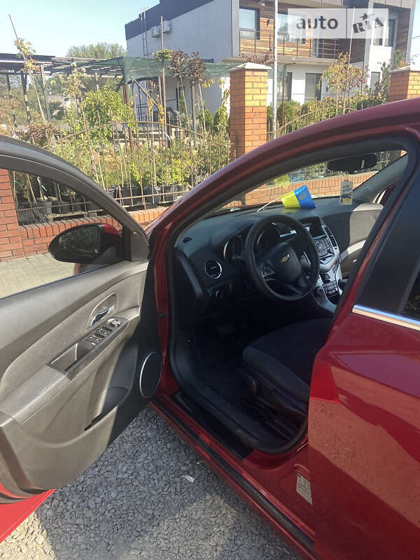 Седан Chevrolet Cruze 2011 в Кривому Розі