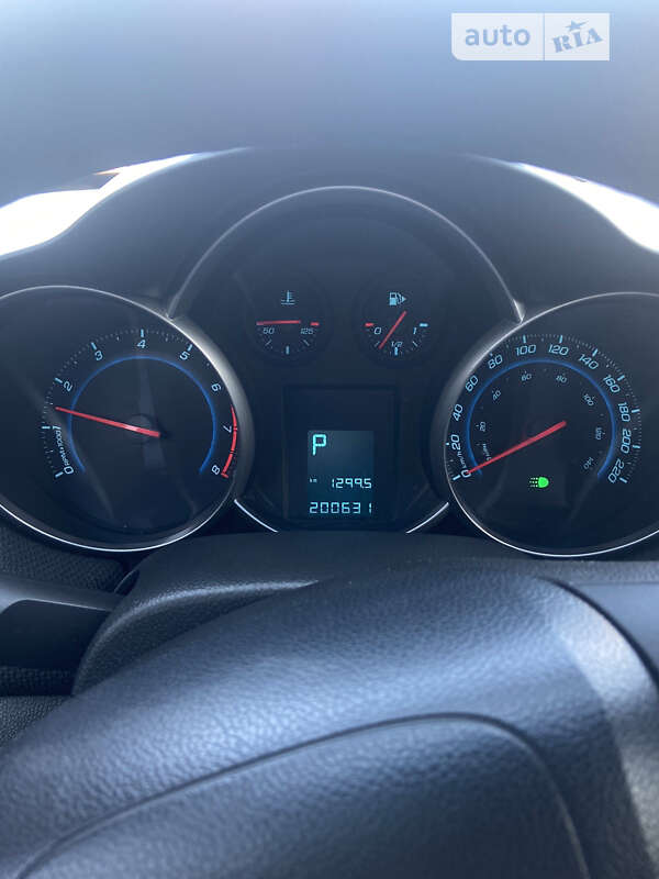 Седан Chevrolet Cruze 2011 в Кривому Розі