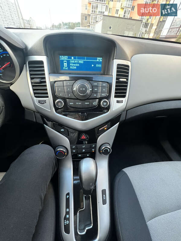 Седан Chevrolet Cruze 2015 в Чернигове