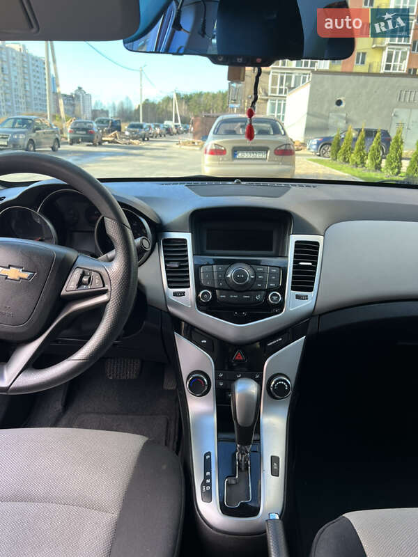 Седан Chevrolet Cruze 2015 в Чернигове
