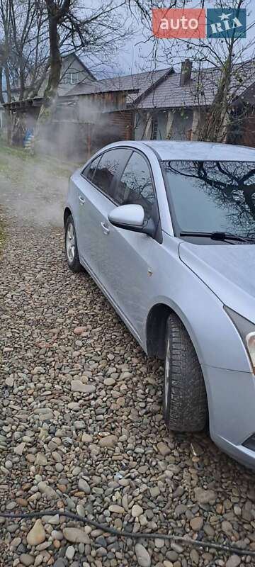Седан Chevrolet Cruze 2009 в Тячеве
