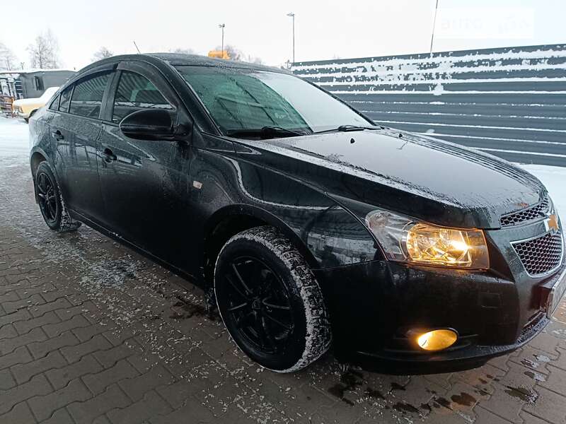 Седан Chevrolet Cruze 2011 в Сумах