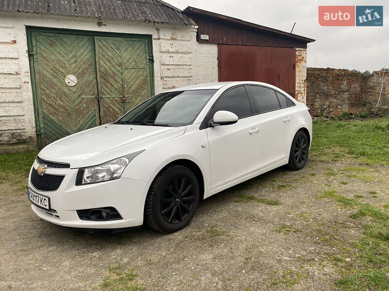 Седан Chevrolet Cruze 2011 в Києві