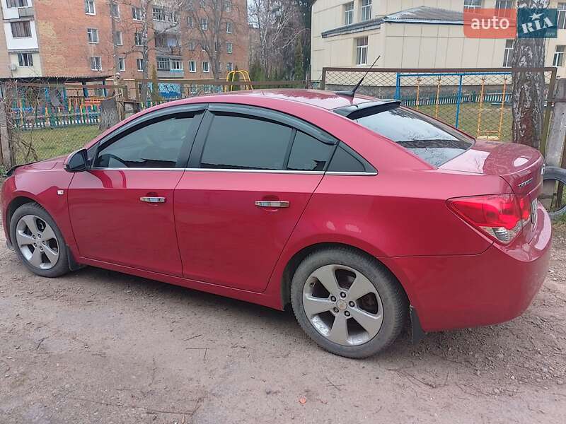 Седан Chevrolet Cruze 2012 в Богуславі