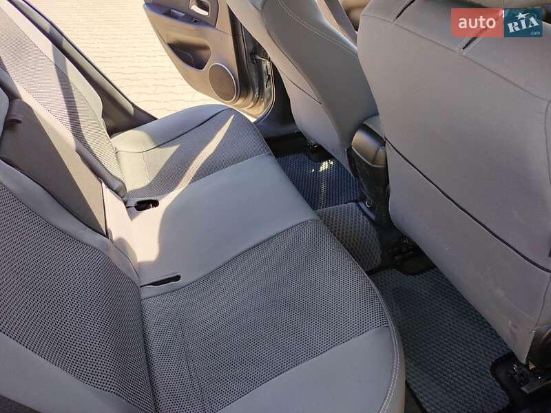 Седан Chevrolet Cruze 2014 в Львові