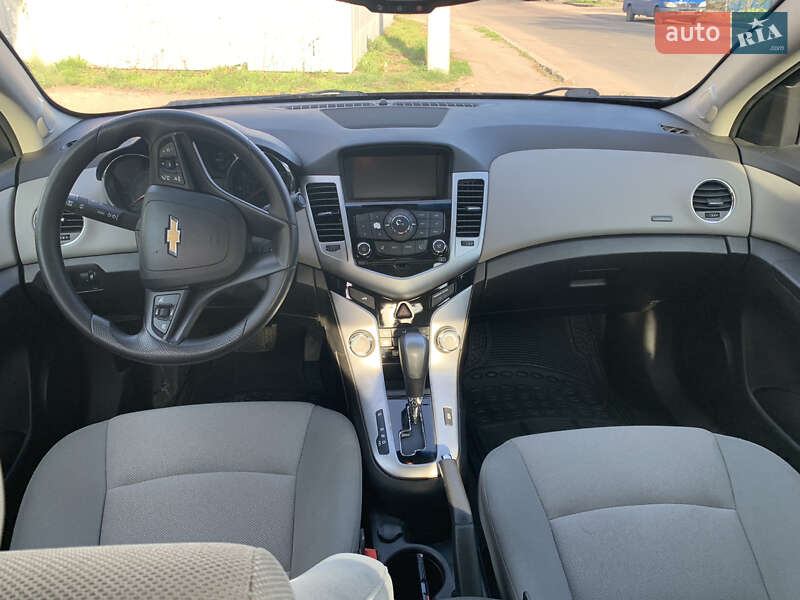 Седан Chevrolet Cruze 2015 в Бершаді