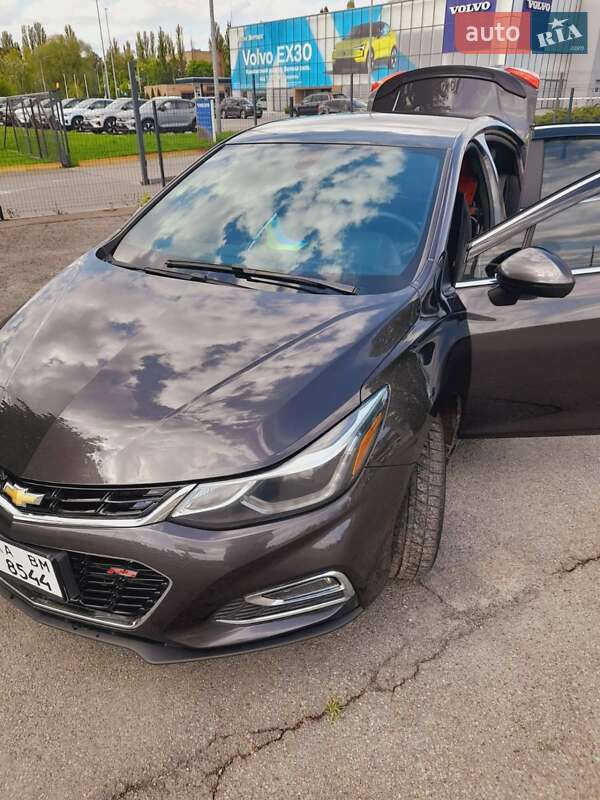 Седан Chevrolet Cruze 2017 в Киеве