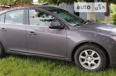 Седан Chevrolet Cruze 2011 в Сарнах