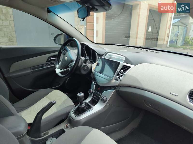 Седан Chevrolet Cruze 2010 в Кропивницком