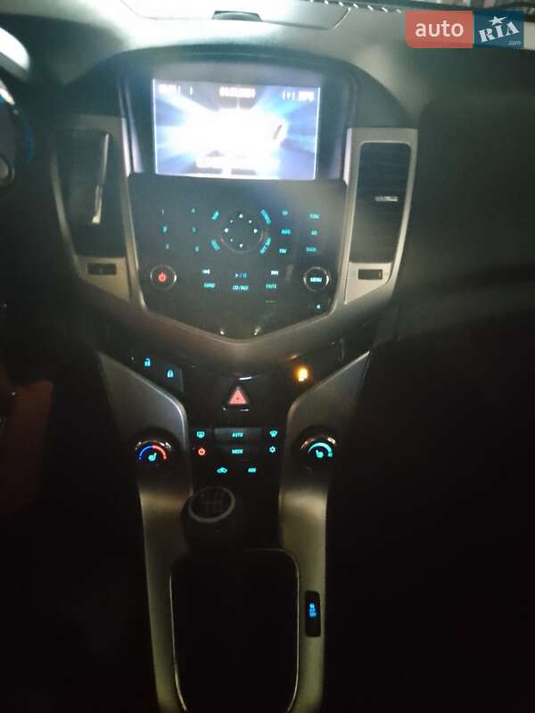 Седан Chevrolet Cruze 2011 в Почаєві