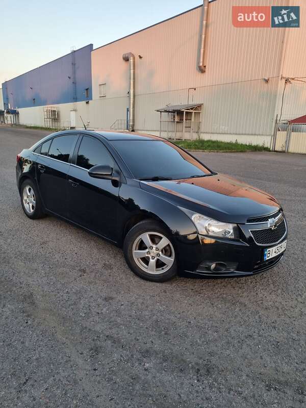 Седан Chevrolet Cruze 2011 в Кременчуці