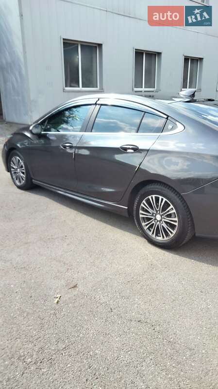 Седан Chevrolet Cruze 2017 в Киеве