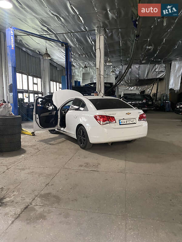 Седан Chevrolet Cruze 2011 в Києві