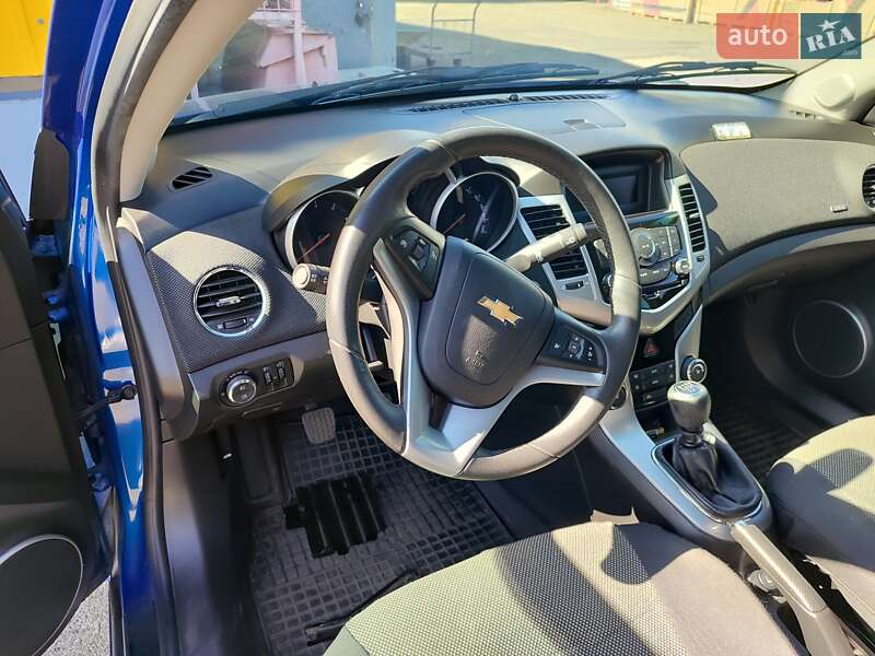 Седан Chevrolet Cruze 2011 в Киеве