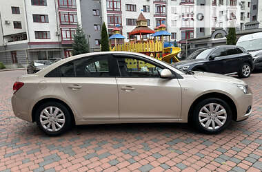 Седан Chevrolet Cruze 2011 в Ивано-Франковске