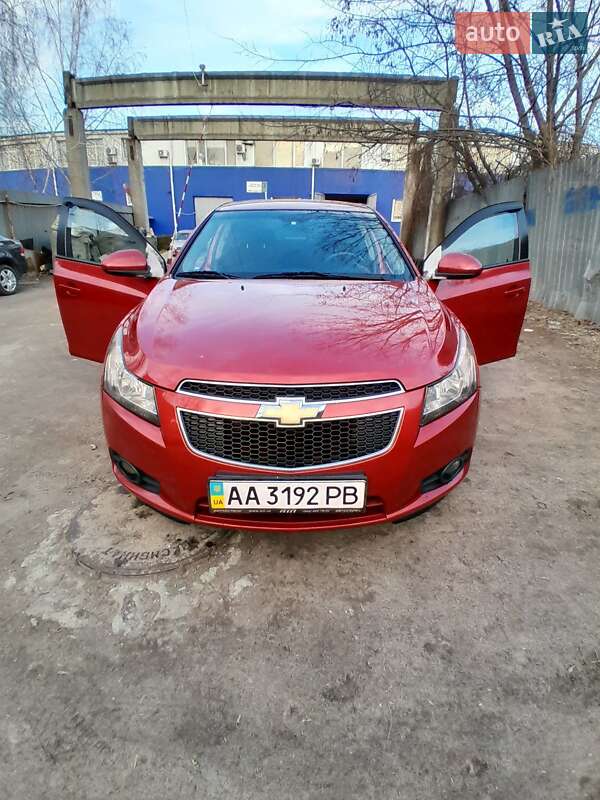 Седан Chevrolet Cruze 2011 в Києві