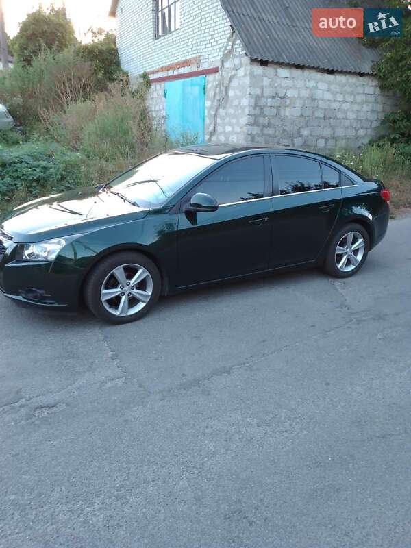 Седан Chevrolet Cruze 2014 в Богуславе