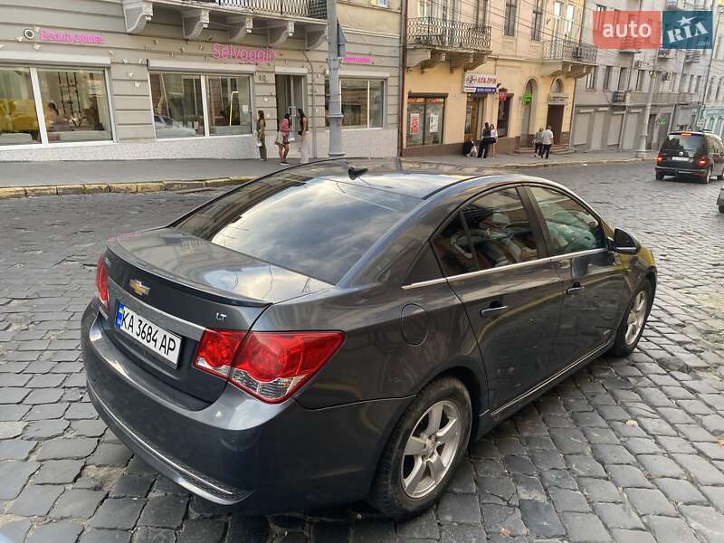 Седан Chevrolet Cruze 2013 в Чернівцях