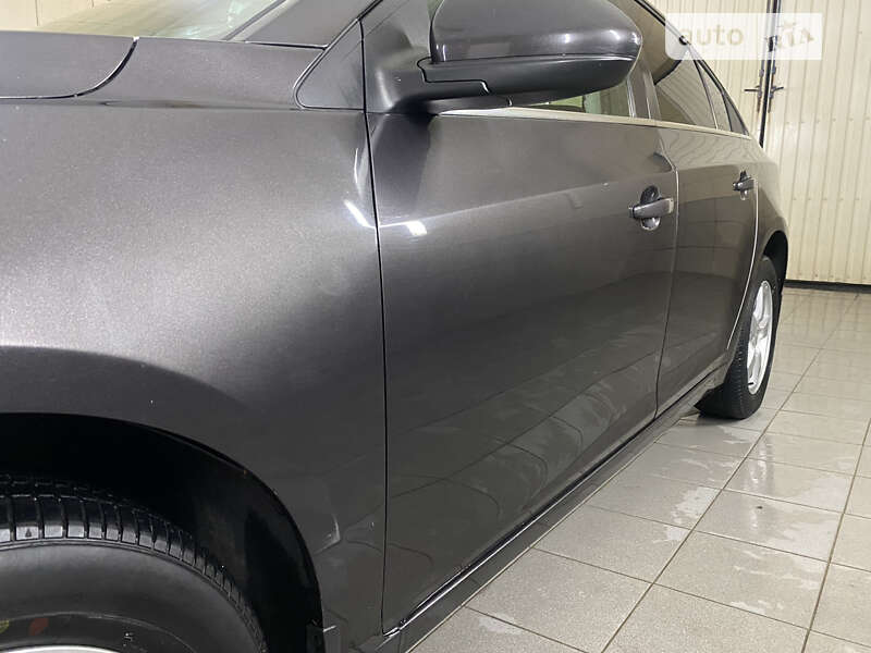 Седан Chevrolet Cruze 2015 в Умани