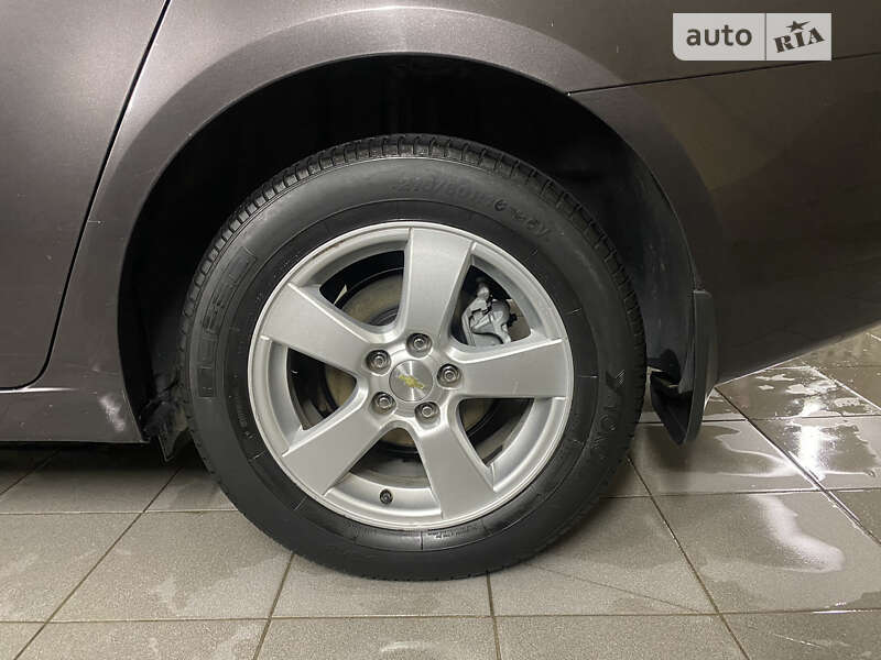 Седан Chevrolet Cruze 2015 в Умани