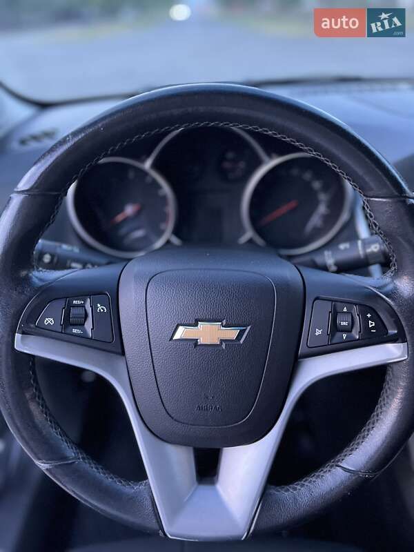 Седан Chevrolet Cruze 2011 в Мукачевому