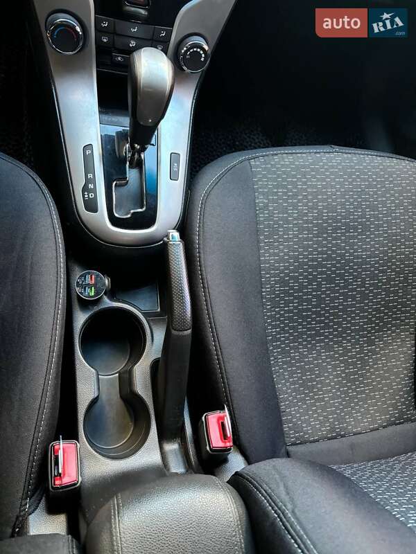 Седан Chevrolet Cruze 2014 в Івано-Франківську