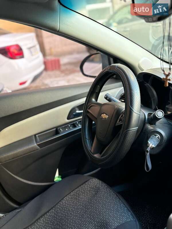 Седан Chevrolet Cruze 2014 в Івано-Франківську
