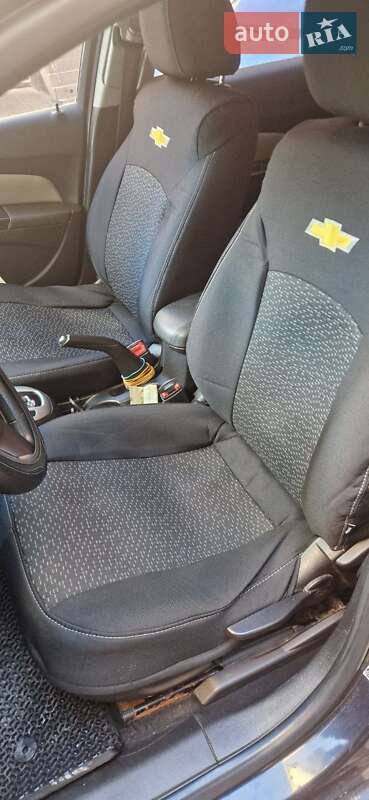 Седан Chevrolet Cruze 2014 в Івано-Франківську