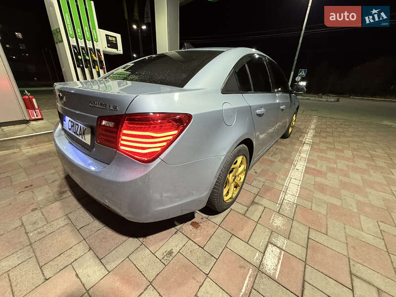 Седан Chevrolet Cruze 2010 в Коростене