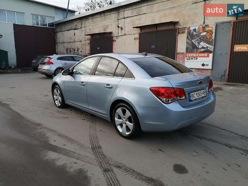 Седан Chevrolet Cruze 2010 в Калуше