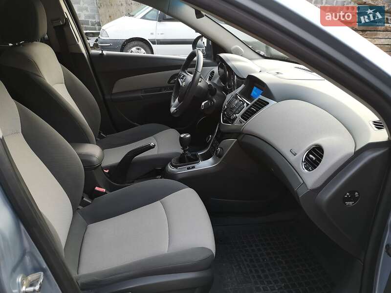 Седан Chevrolet Cruze 2010 в Калуше