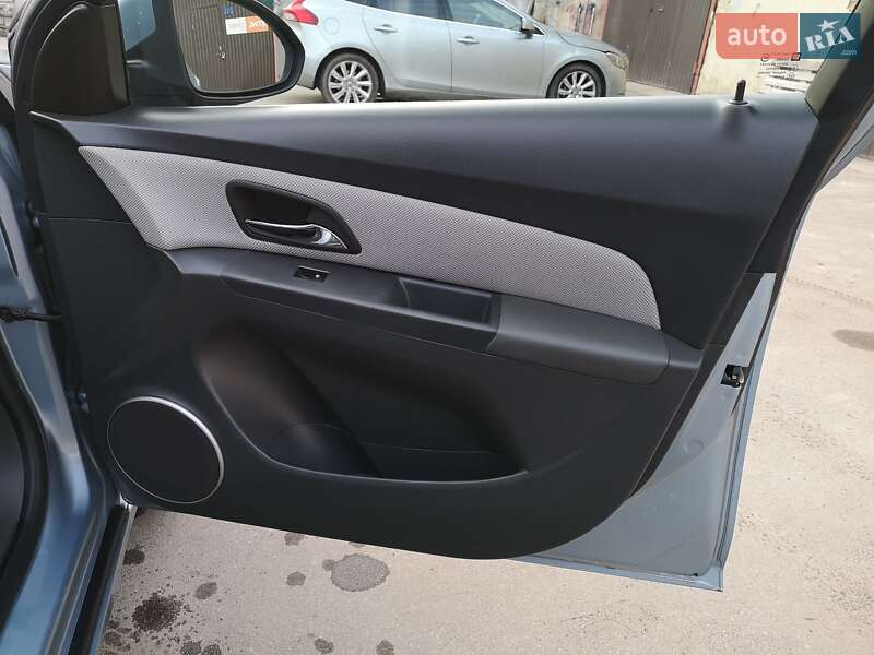 Седан Chevrolet Cruze 2010 в Калуше