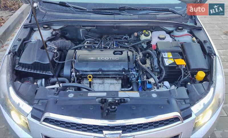 Седан Chevrolet Cruze 2011 в Новомосковске