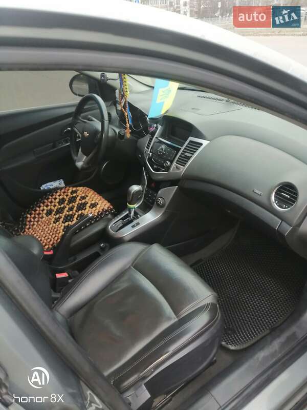Седан Chevrolet Cruze 2010 в Киеве