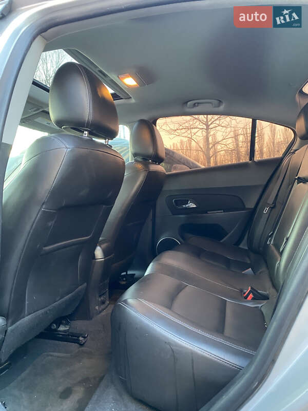 Седан Chevrolet Cruze 2015 в Киеве