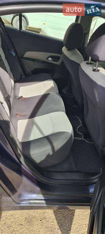 Седан Chevrolet Cruze 2012 в Івано-Франківську