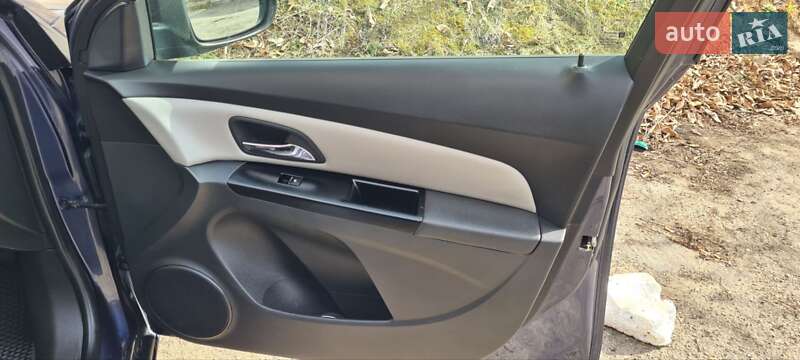 Седан Chevrolet Cruze 2012 в Івано-Франківську