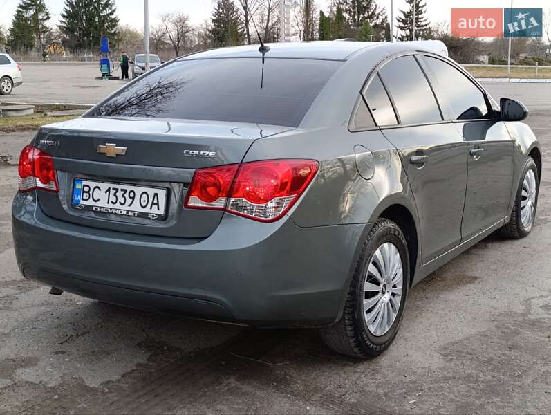 Седан Chevrolet Cruze 2011 в Теофиполе