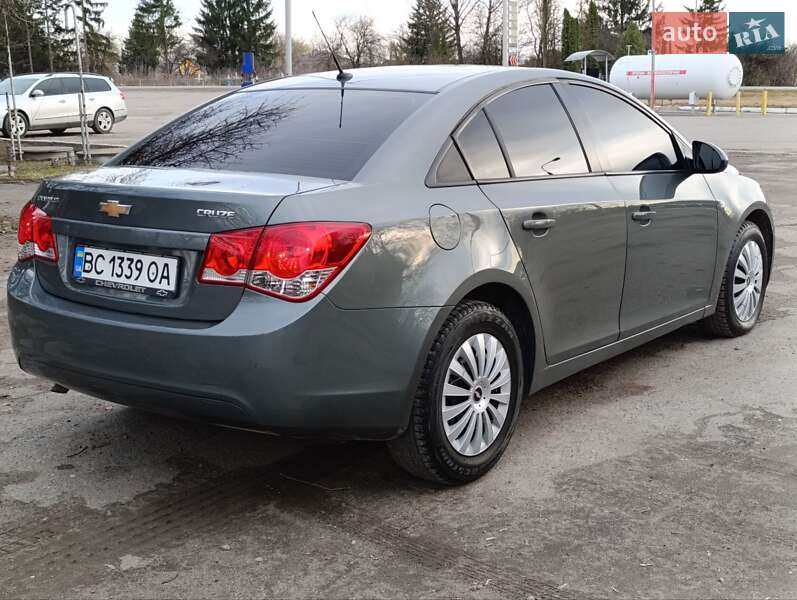 Седан Chevrolet Cruze 2011 в Теофиполе
