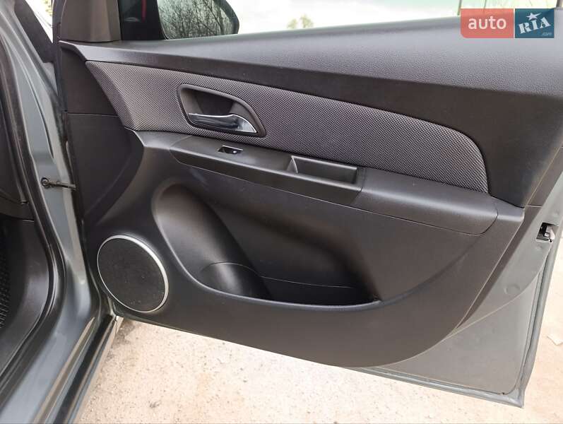 Седан Chevrolet Cruze 2011 в Теофиполе