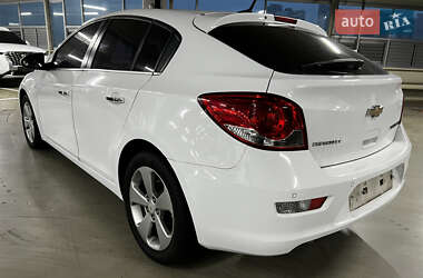 Хэтчбек Chevrolet Cruze 2012 в 
