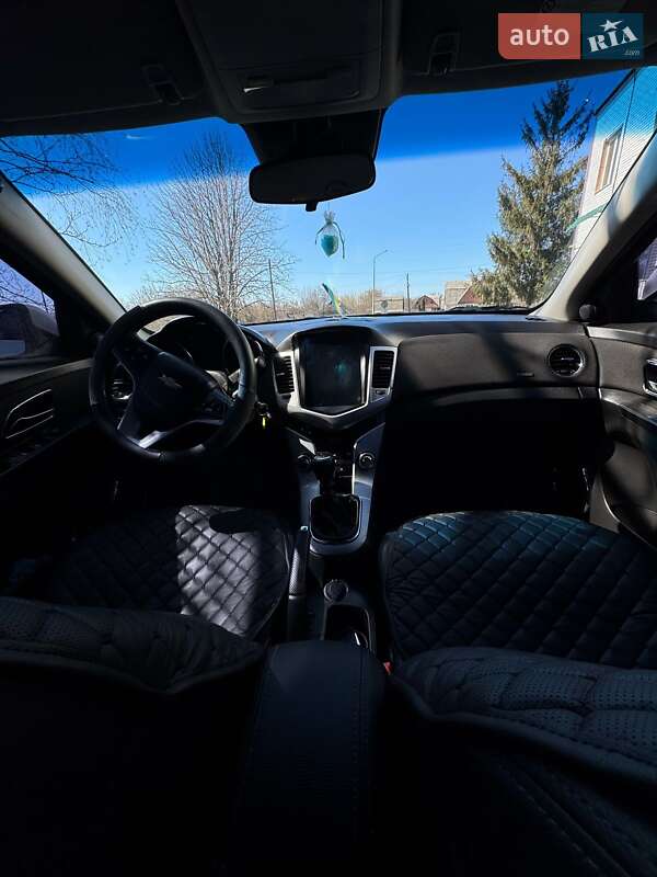 Седан Chevrolet Cruze 2011 в Решетиловке
