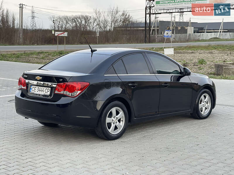 Седан Chevrolet Cruze 2014 в Черновцах