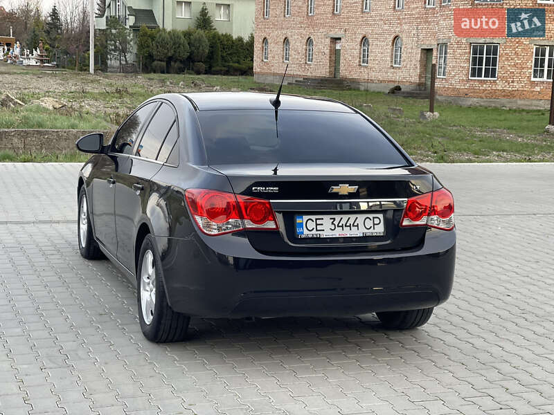 Седан Chevrolet Cruze 2014 в Черновцах