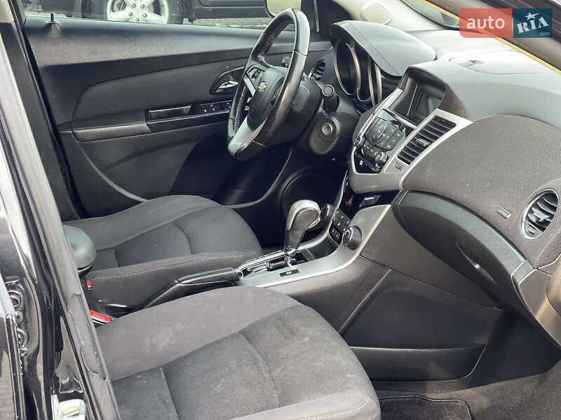 Седан Chevrolet Cruze 2014 в Черновцах