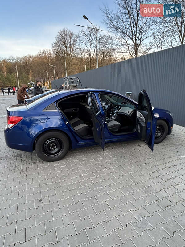 Седан Chevrolet Cruze 2012 в Дрогобичі