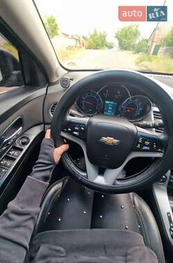 Седан Chevrolet Cruze 2015 в Славянске