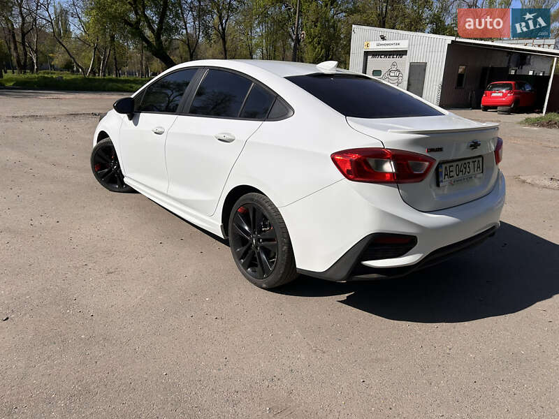 Седан Chevrolet Cruze 2018 в Кривом Роге