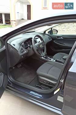 Хэтчбек Chevrolet Cruze 2016 в 