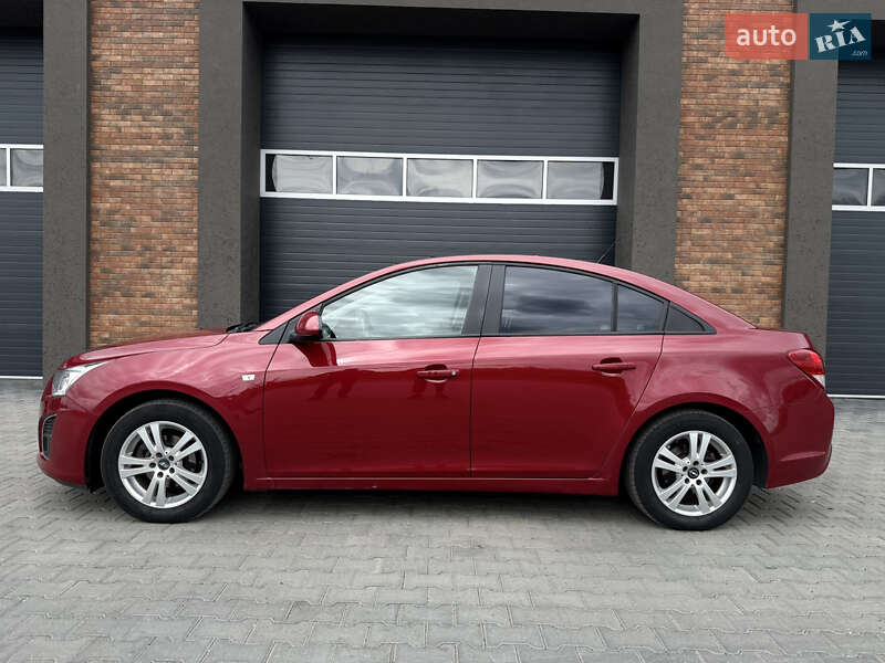 Седан Chevrolet Cruze 2013 в Черновцах